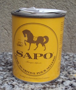 SAPO 200ml :10€ , indispensable pour l'entretien des cuirs.